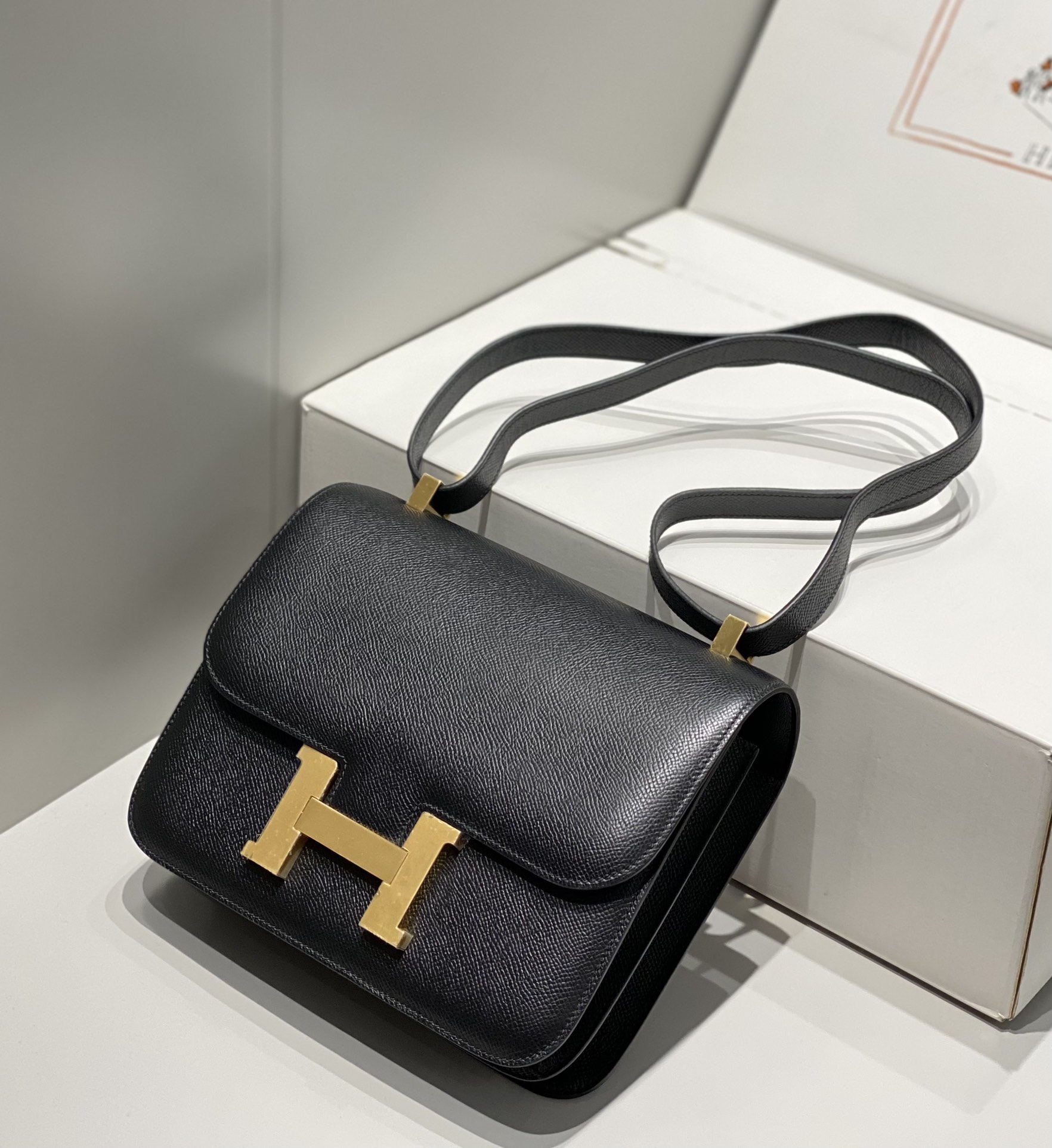 Hermes Constance 24cm Shoulder Bag In Black Epsom Leather